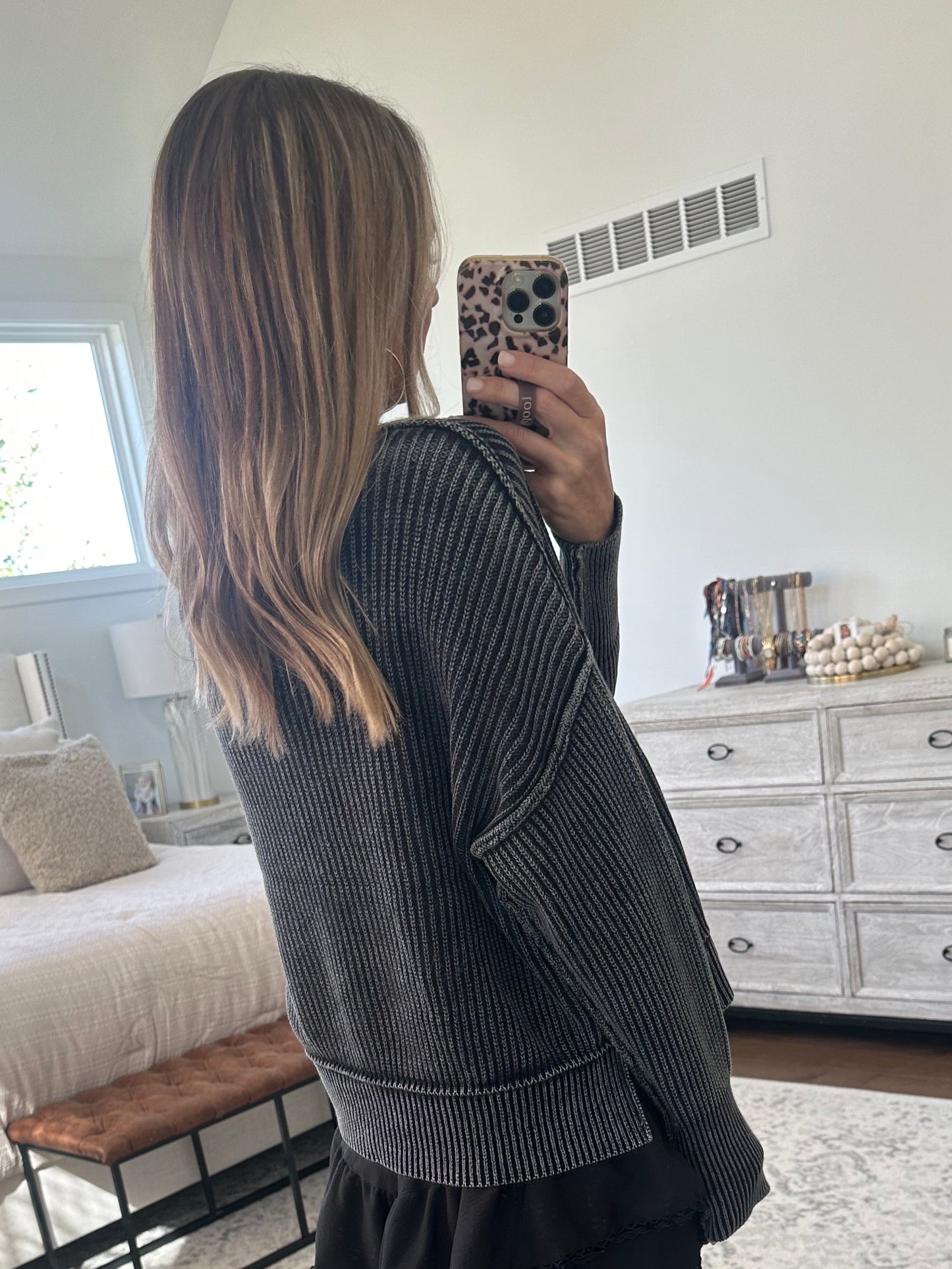 Oversized Cropped Sweater- Black