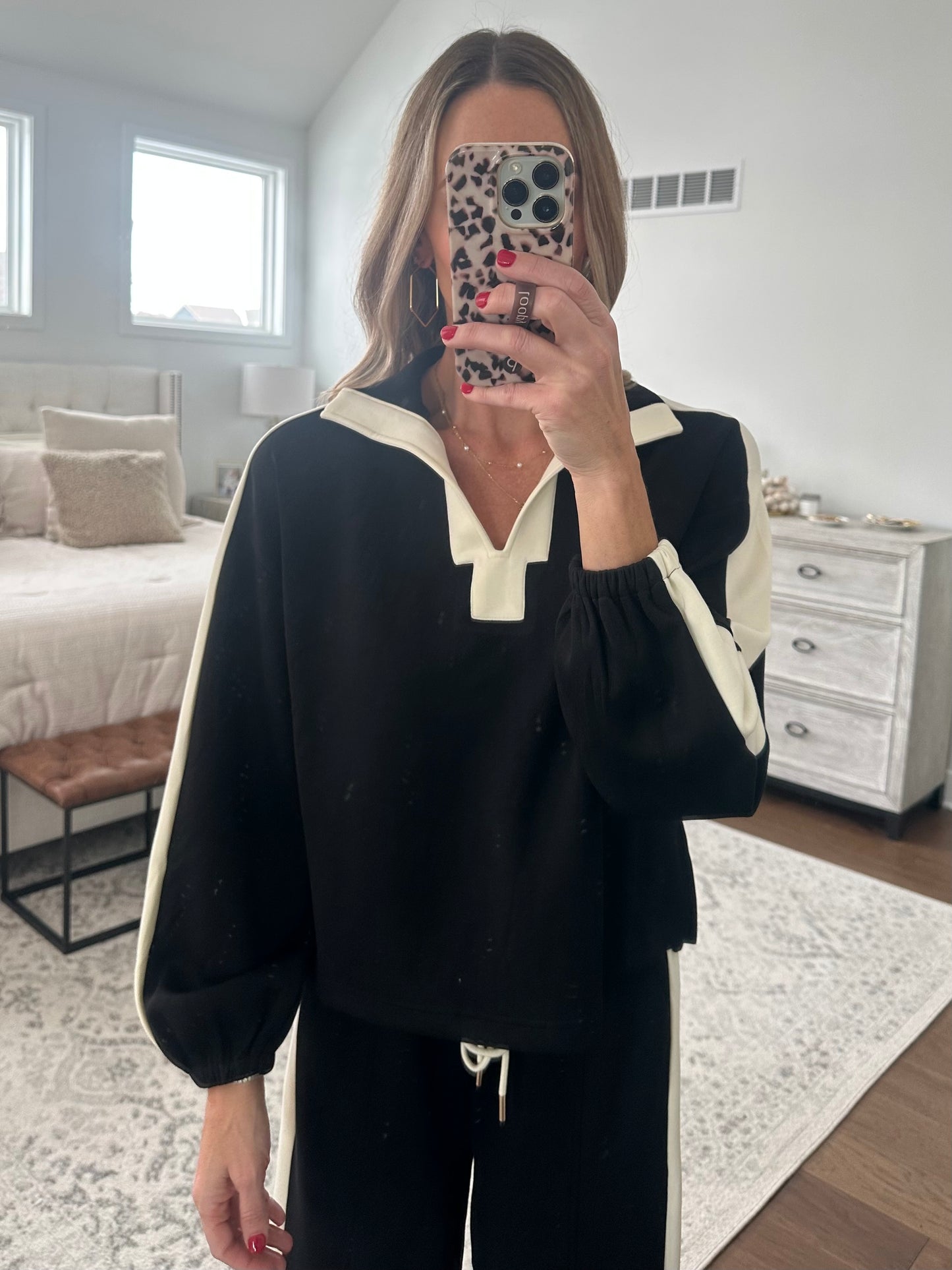 Black & Cream Pullover