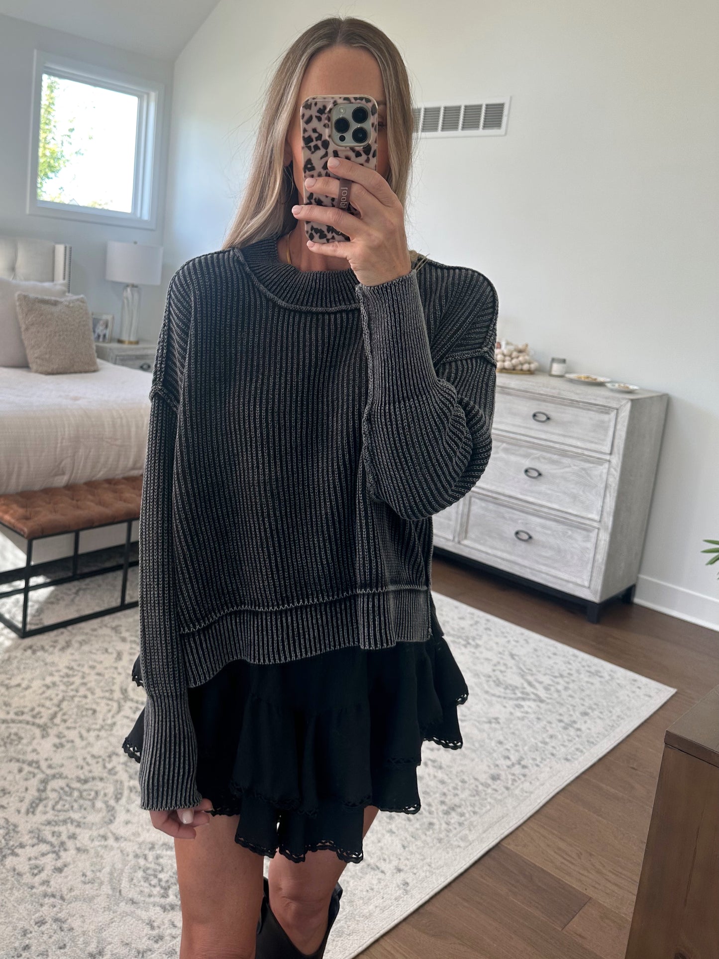 Oversized Cropped Sweater- Black