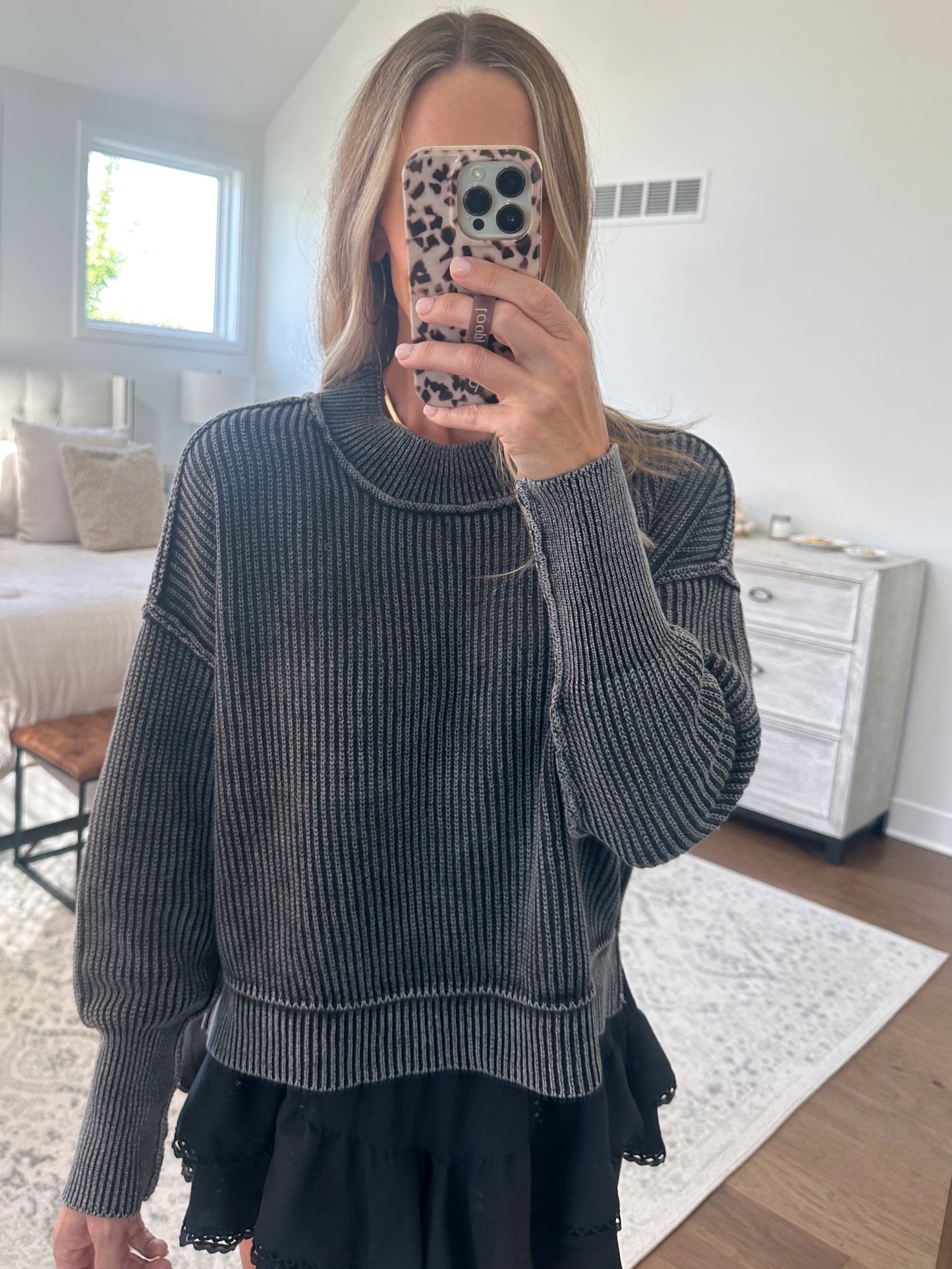 Oversized Cropped Sweater- Black