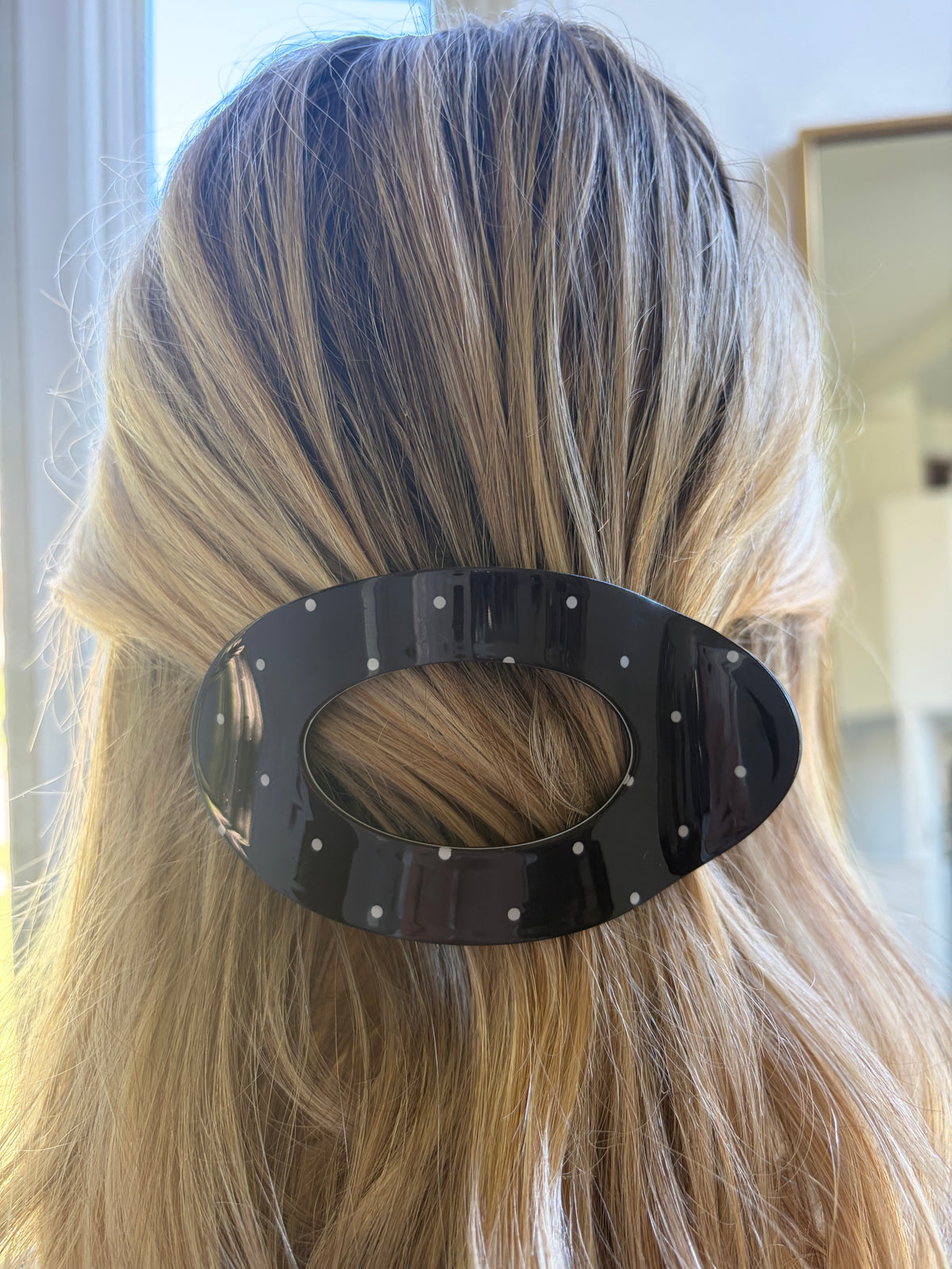 Oval Claw Clip- Black